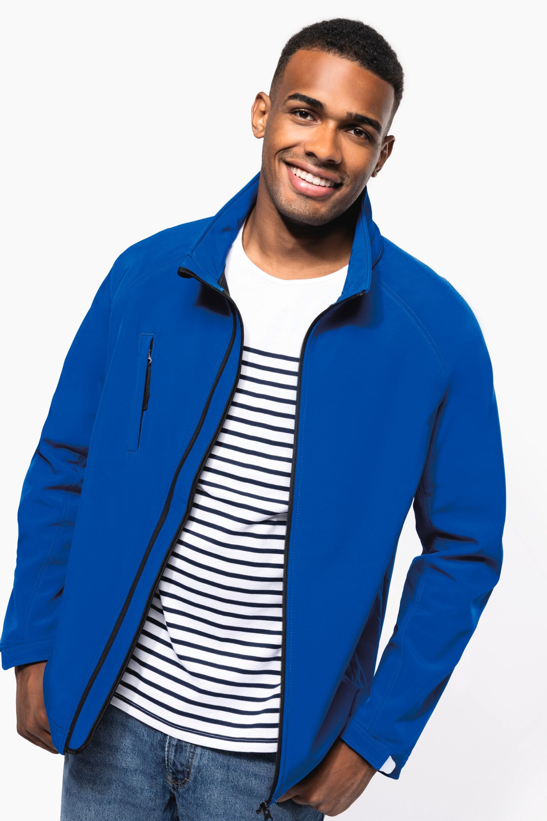 Blusão softshell com capuz amovível - K413