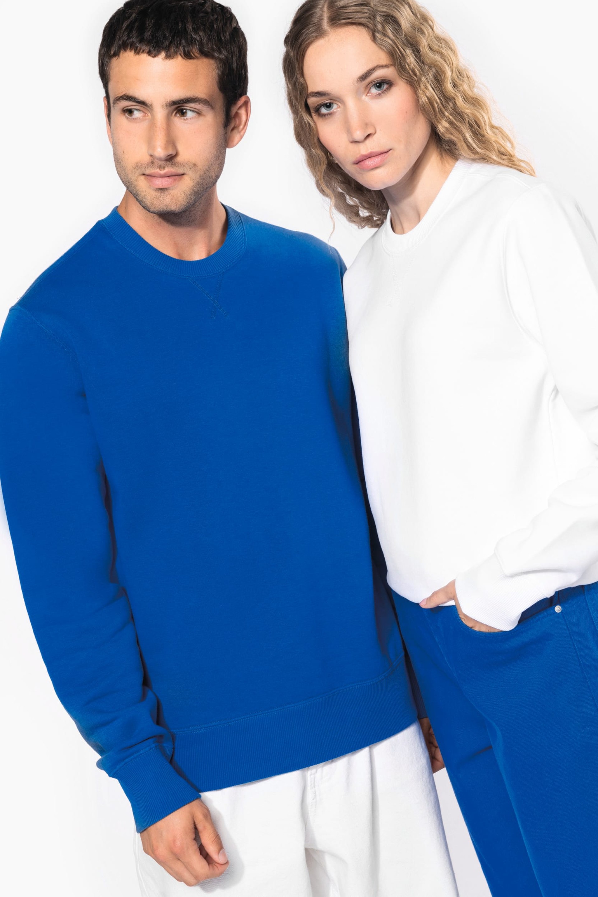 Sweatshirt com decote redondo - K442