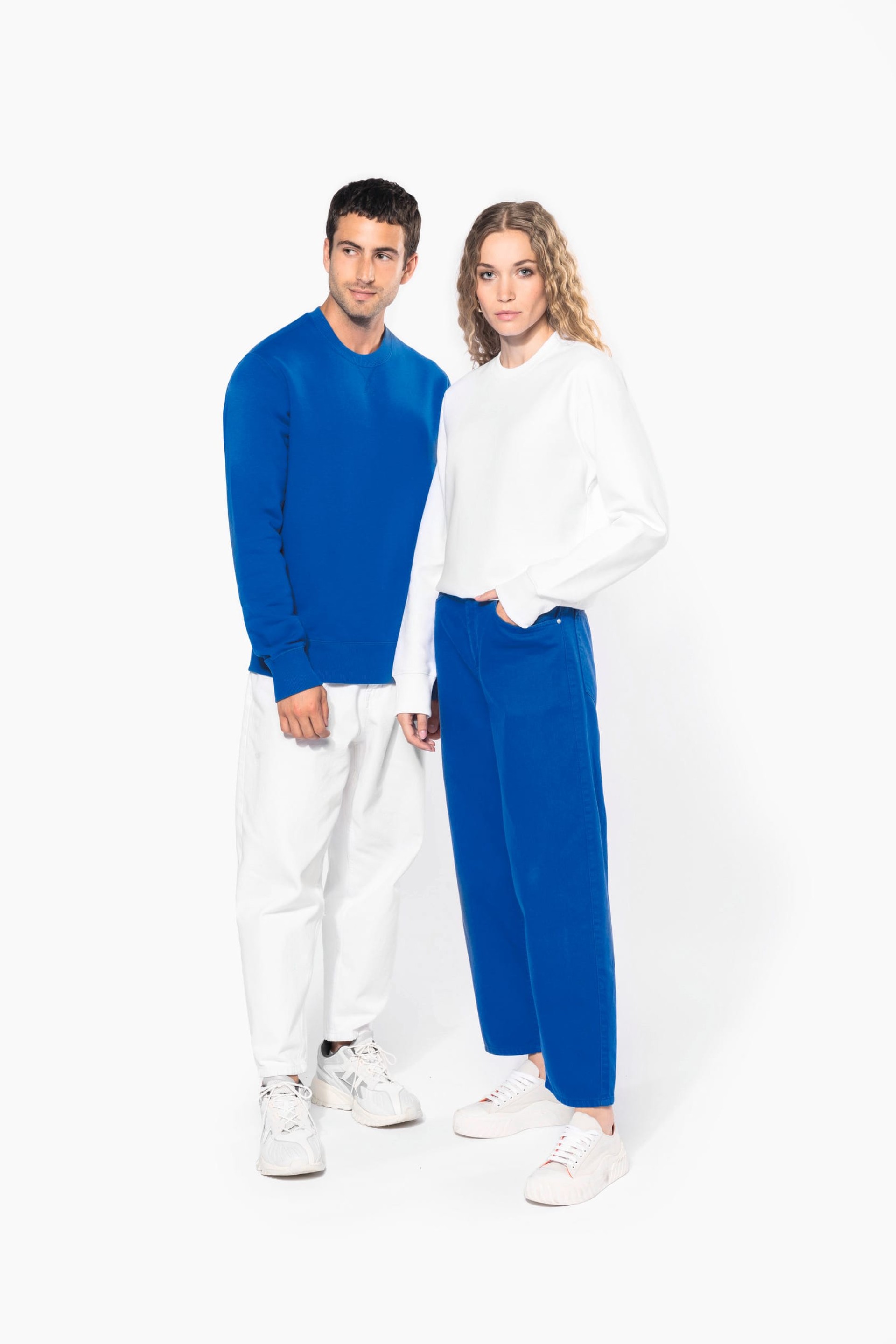 Sweatshirt com decote redondo - K442