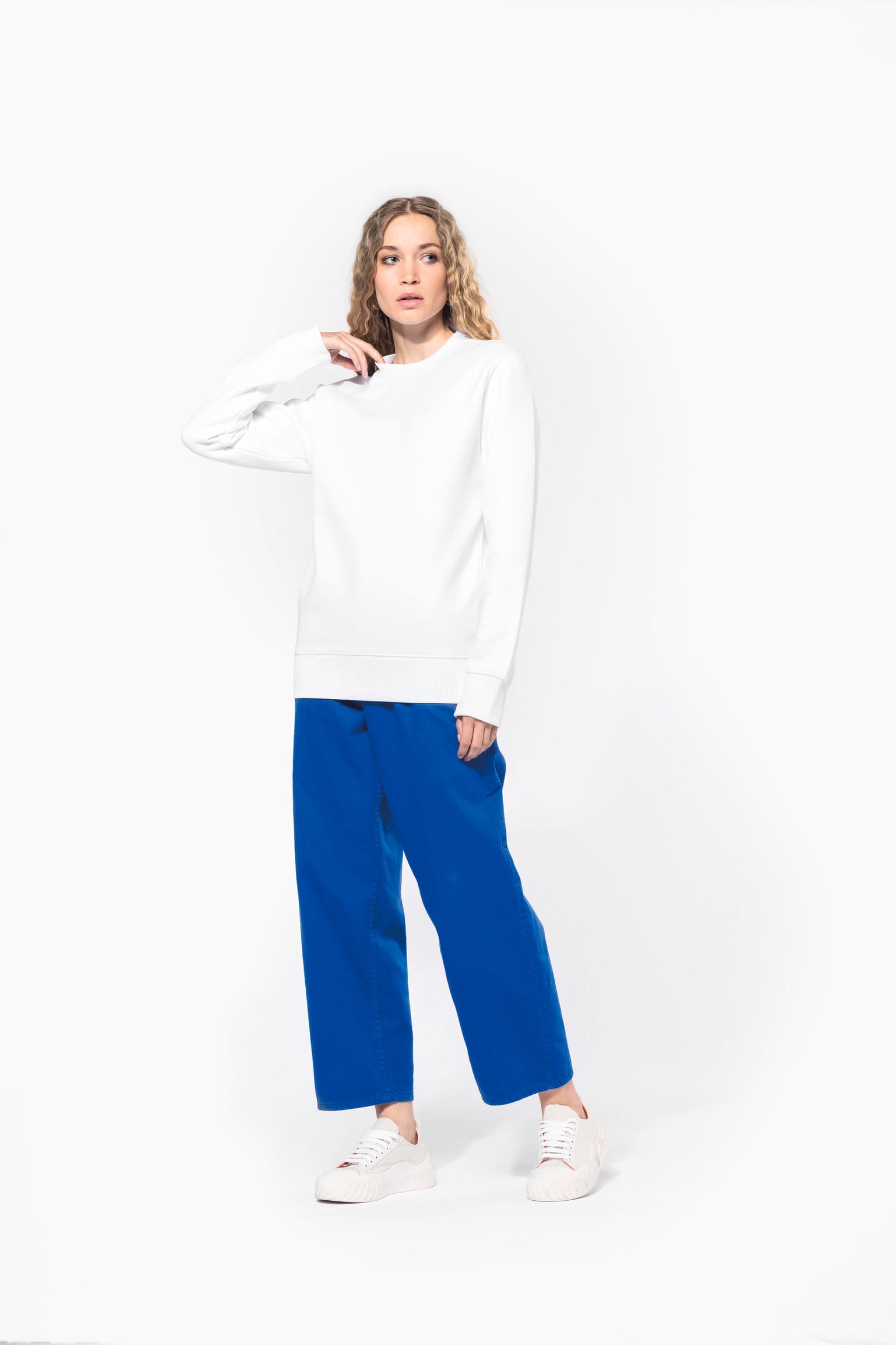 Sweatshirt com decote redondo - K442