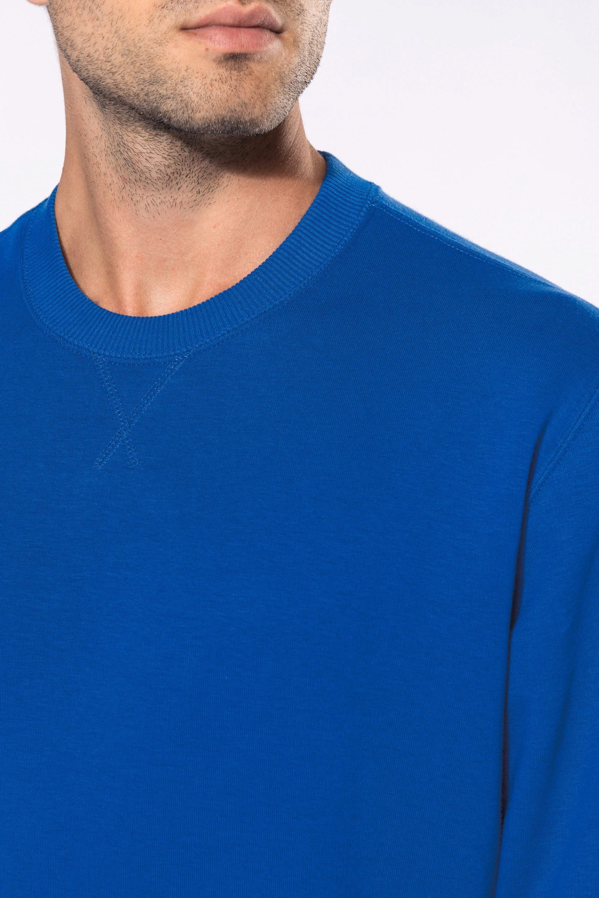 Sweatshirt com decote redondo - K442