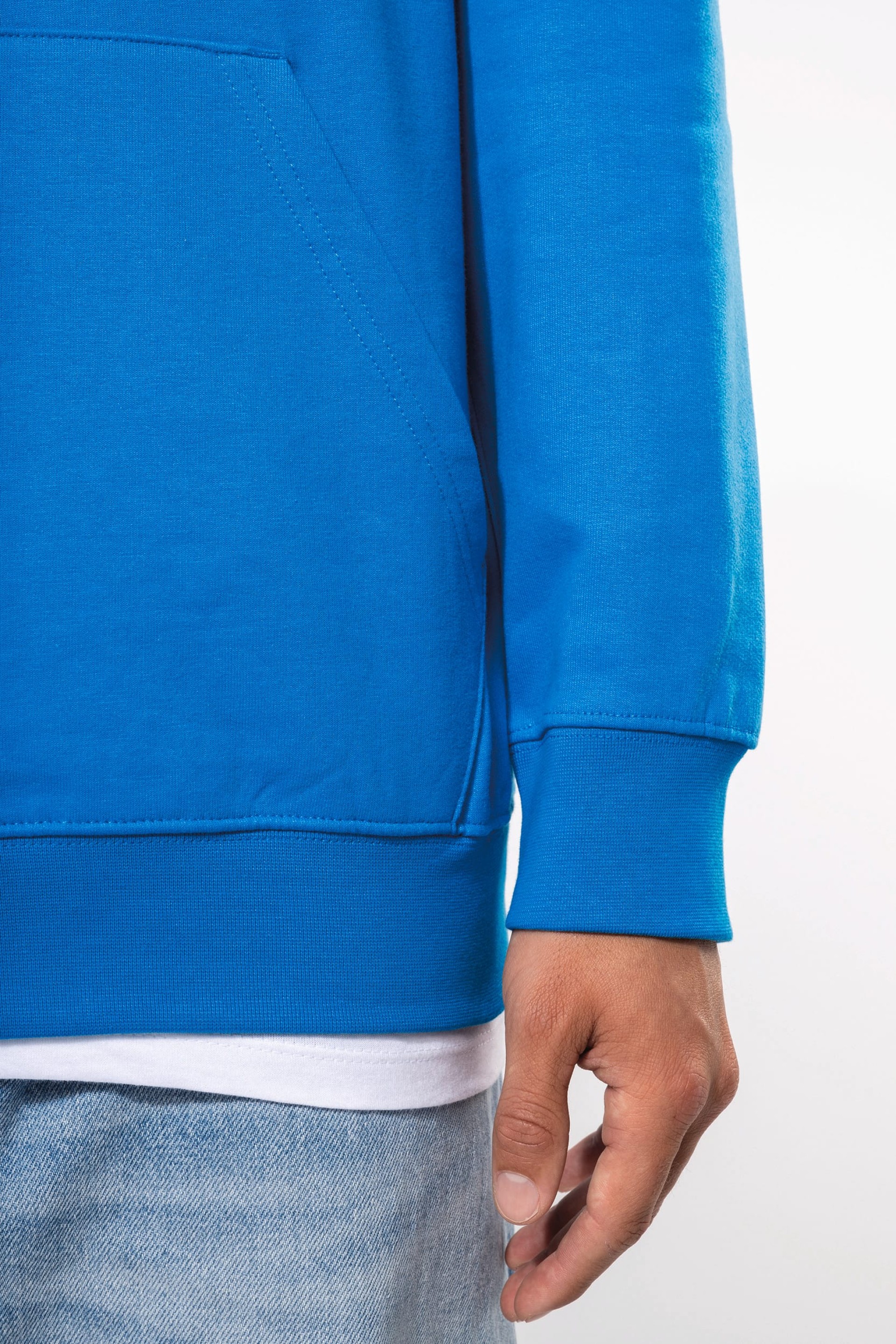 Sweatshirt com capuz em contraste - K446