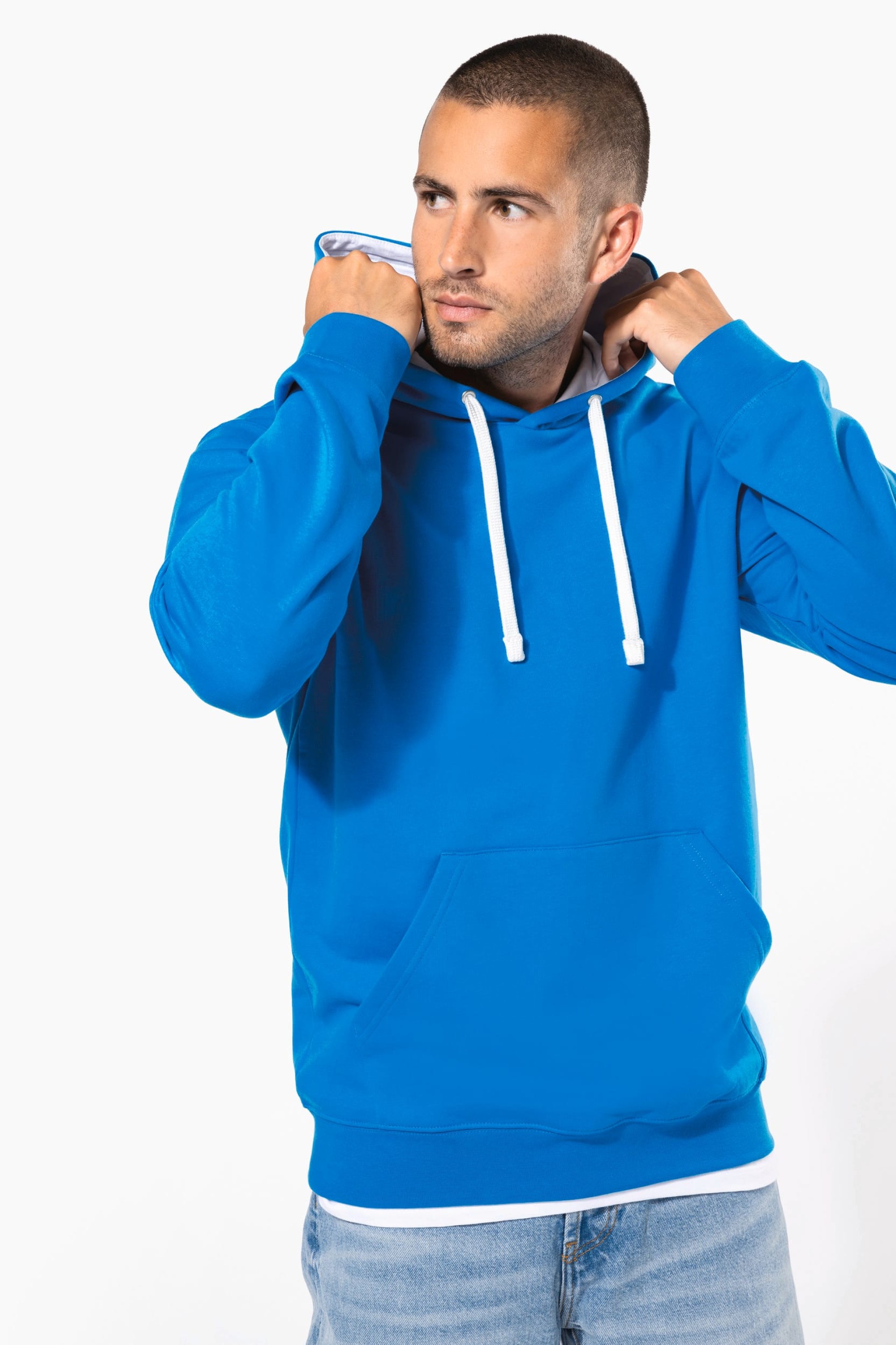 Sweatshirt com capuz em contraste - K446