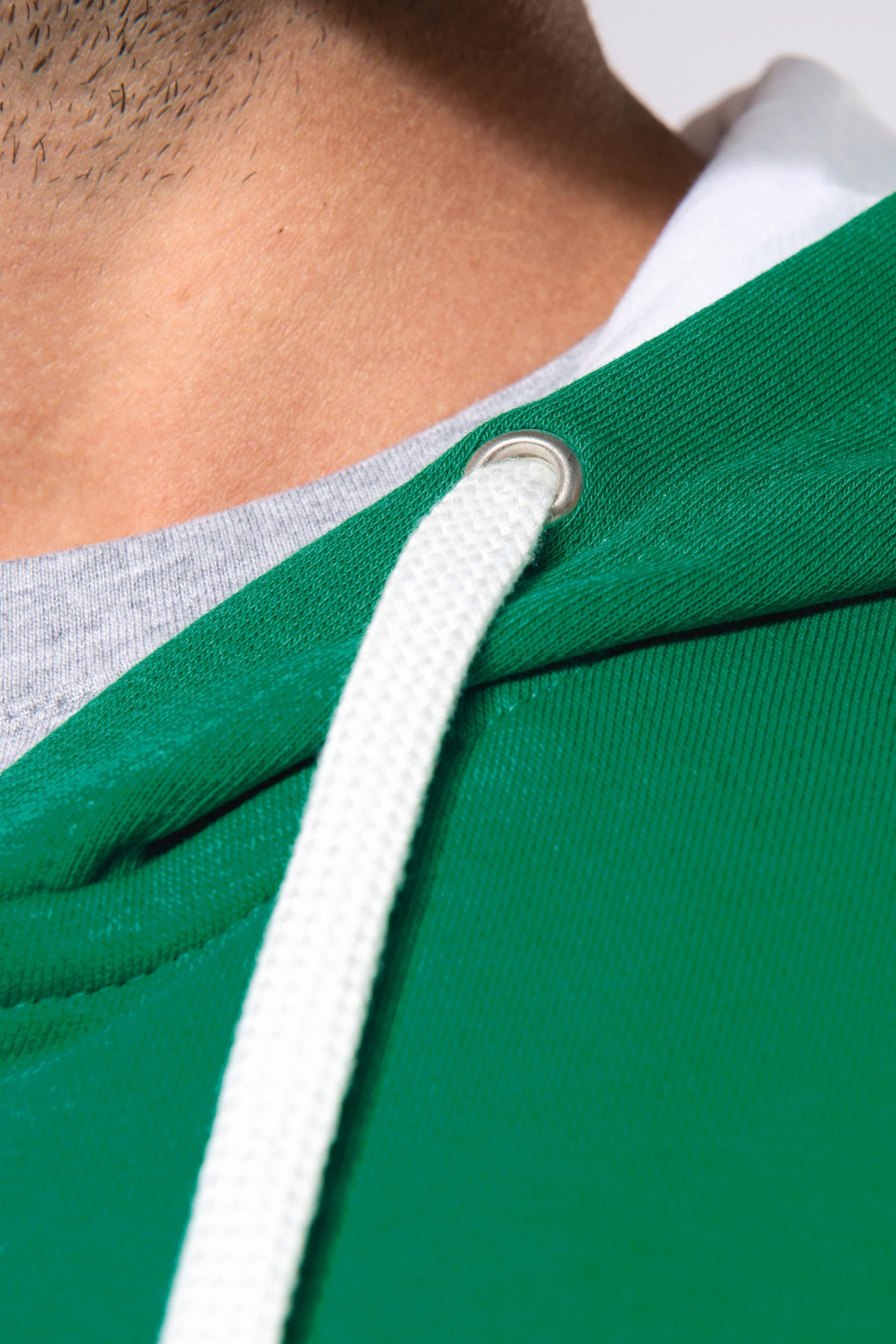 Casaco sweatshirt com capuz em contraste - K466