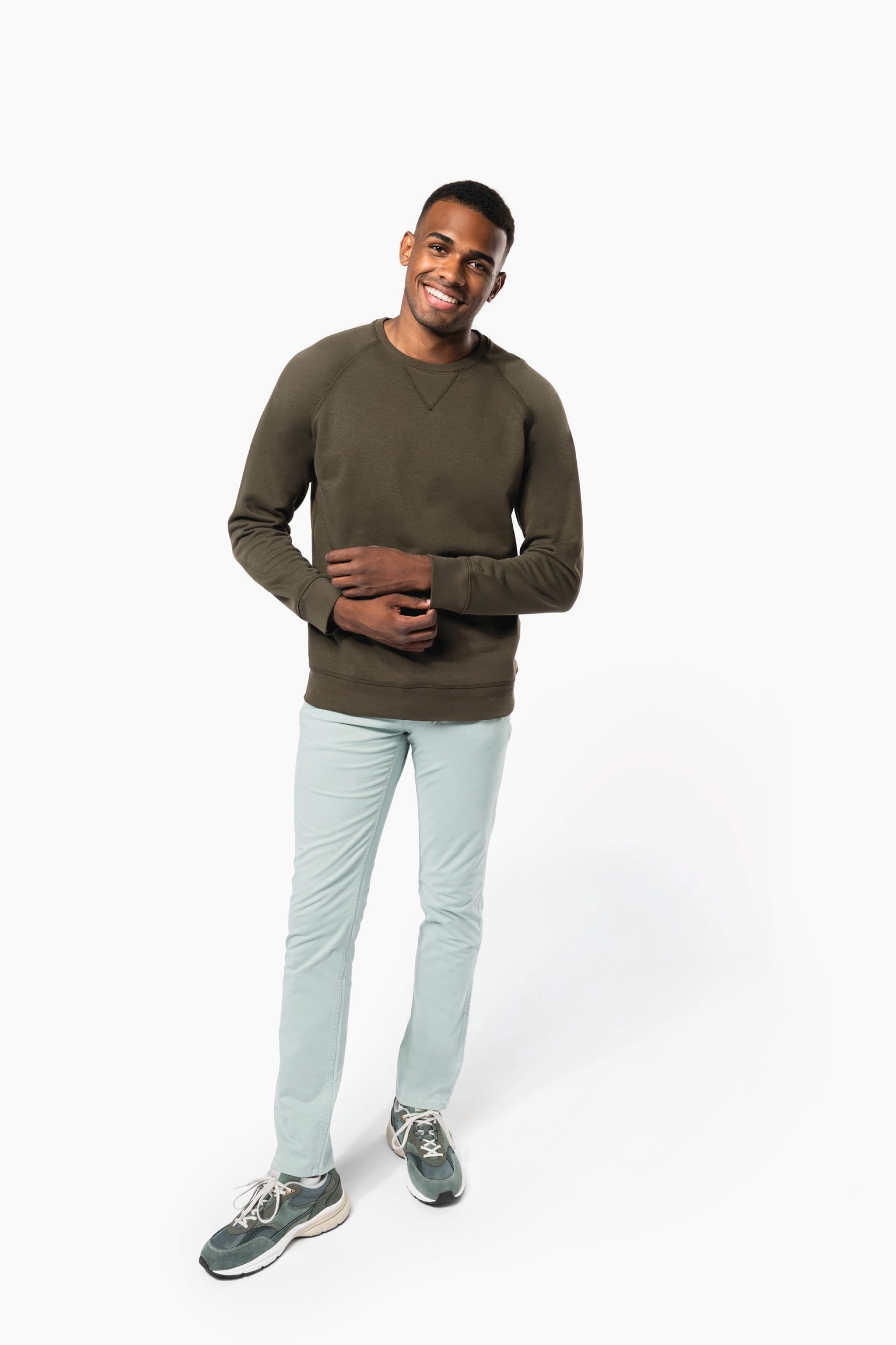 Sweatshirt BIO com decote redondo e mangas raglan - K480C