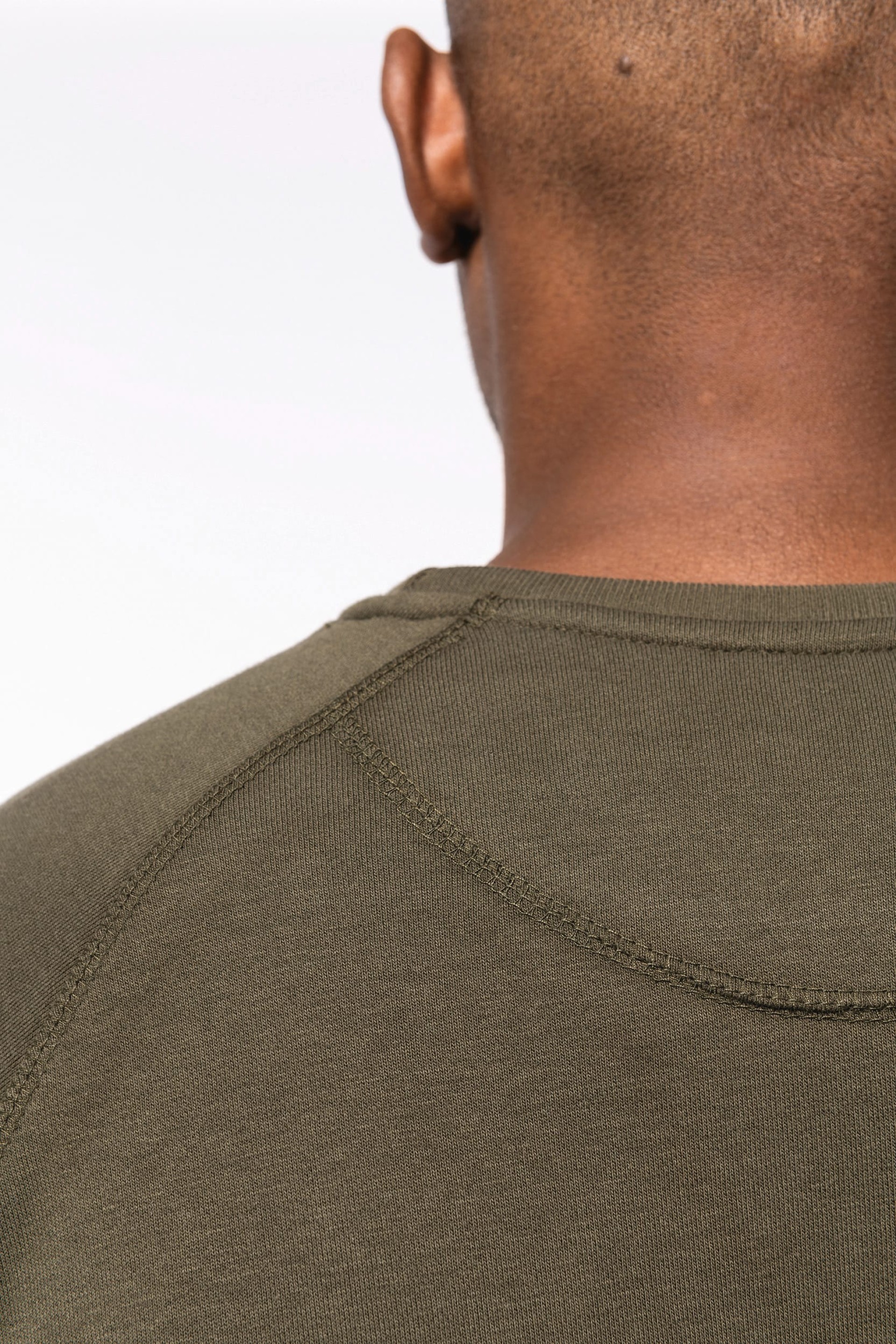 Sweatshirt BIO com decote redondo e mangas raglan - K480C