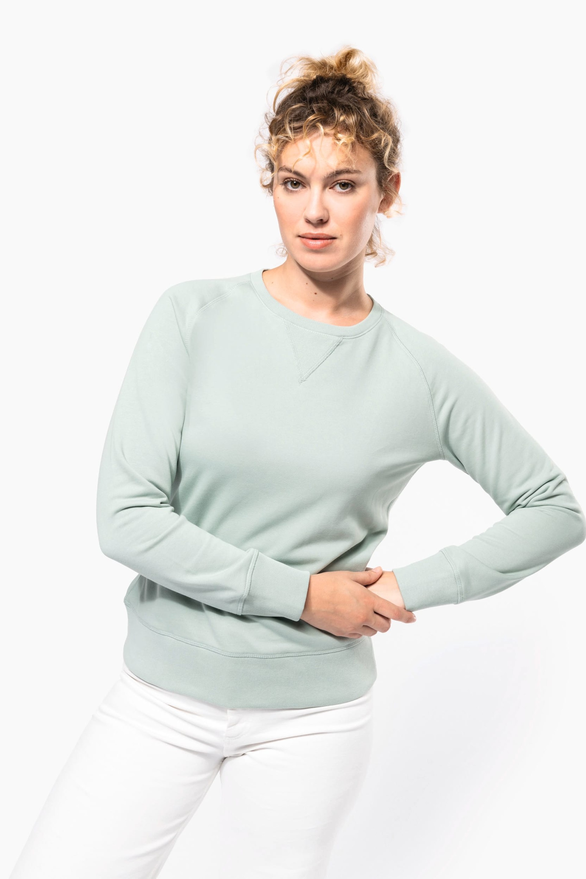 Sweatshirt BIO com decote redondo e mangas raglan - K481C