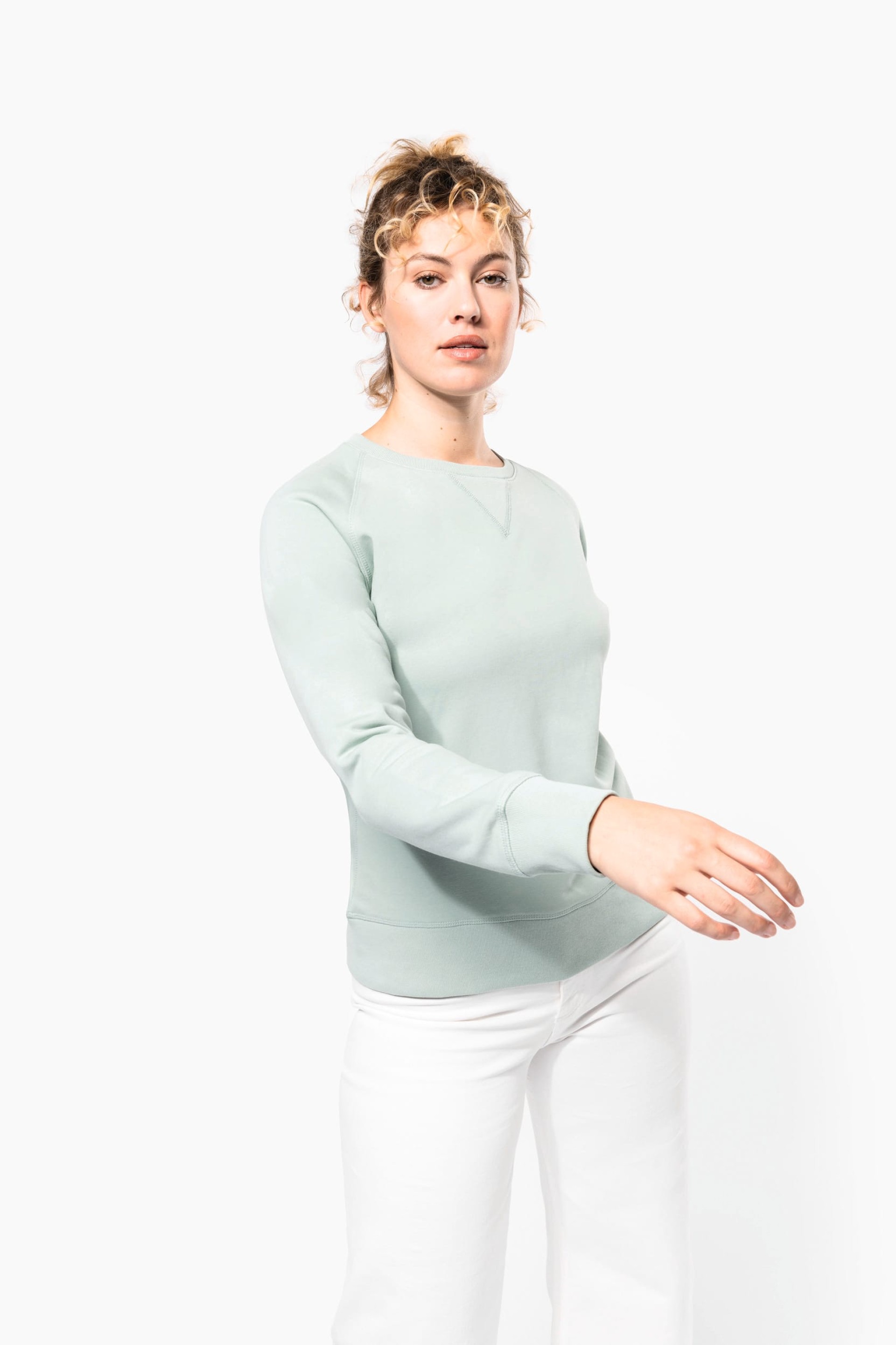 Sweatshirt BIO com decote redondo e mangas raglan - K481C