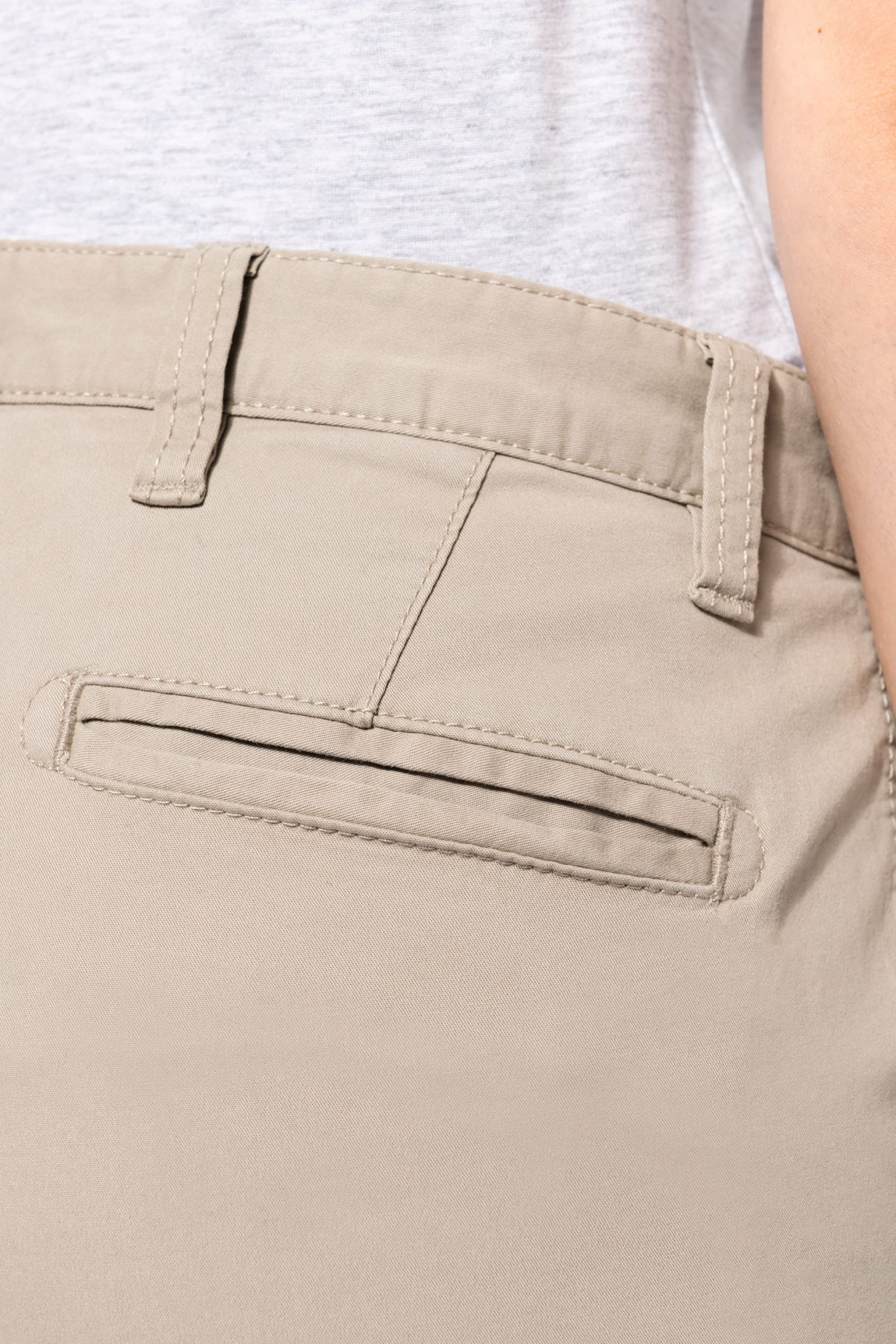 Calças curtas - K749