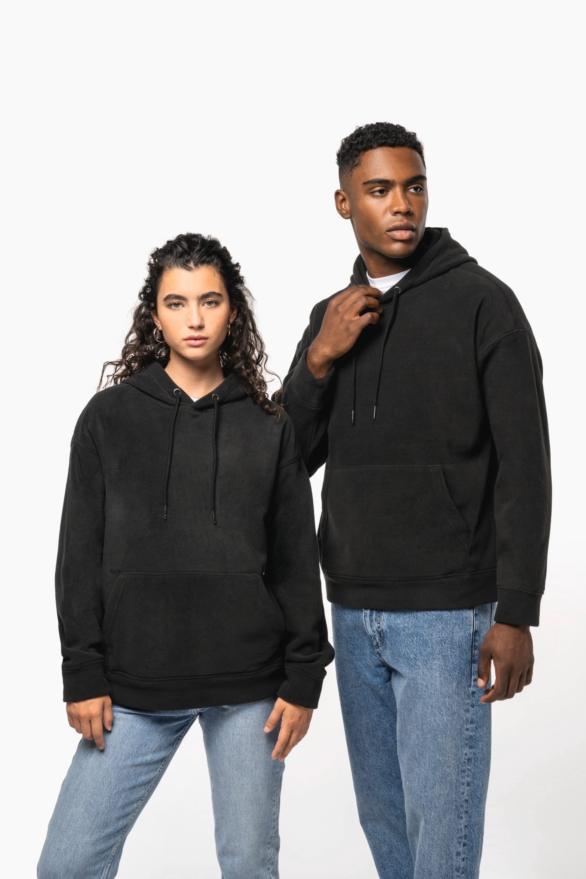 Sweatshirt com capuz oversize em polar reciclado unissexo - K949