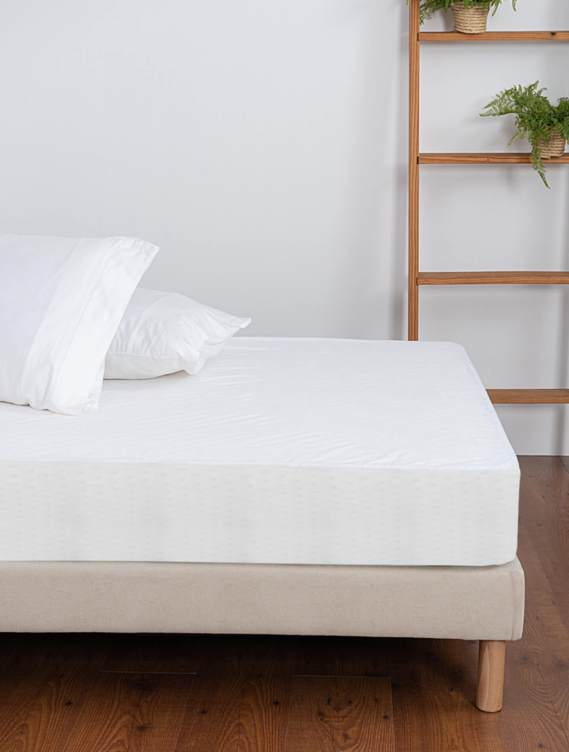 Resguardo com saiote microfibra LINHA HOTEL